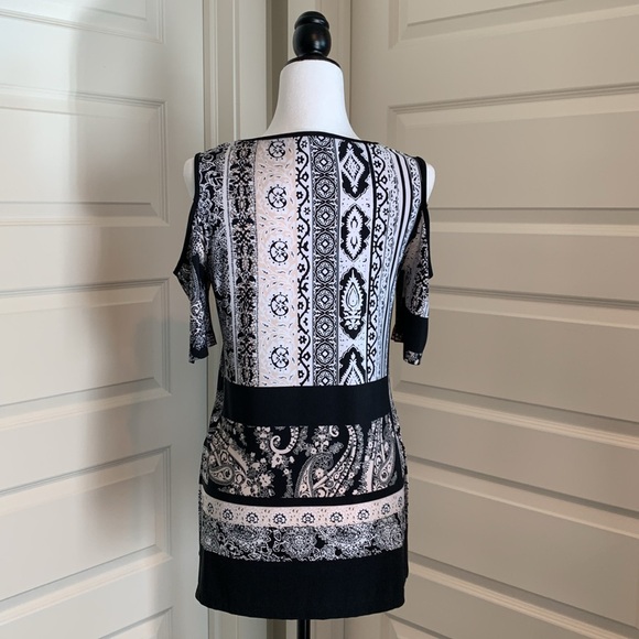 CLEO WOMEN’S V-NECK TOP w/ OFF THE SHOULDER SLEEVES - Picture 9 of 16